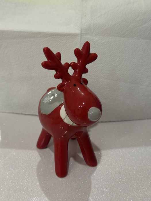 Декоративна керамічна фігурка, червоний олень