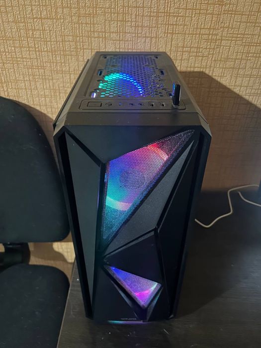 Продам игровой комп с монитором клавиатурой и мышкой(можно по отдельн)