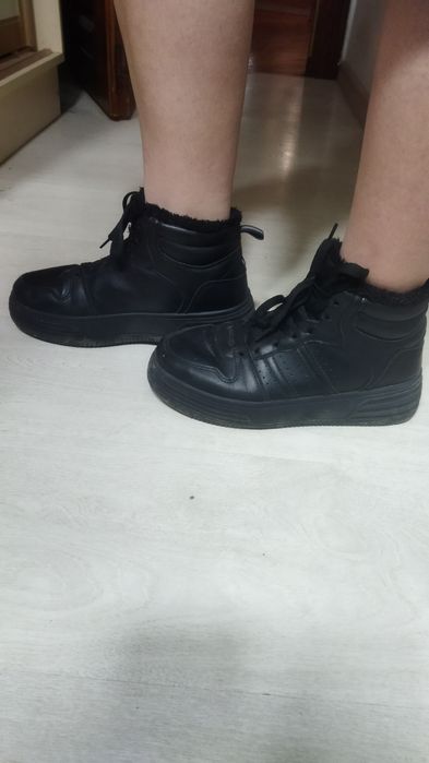 Зимові кросівки на хутрі