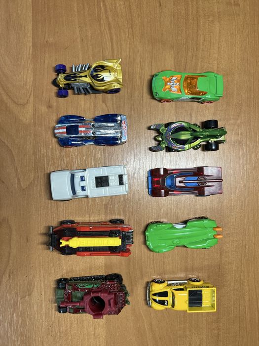 Машинки HotWheels 38 штук