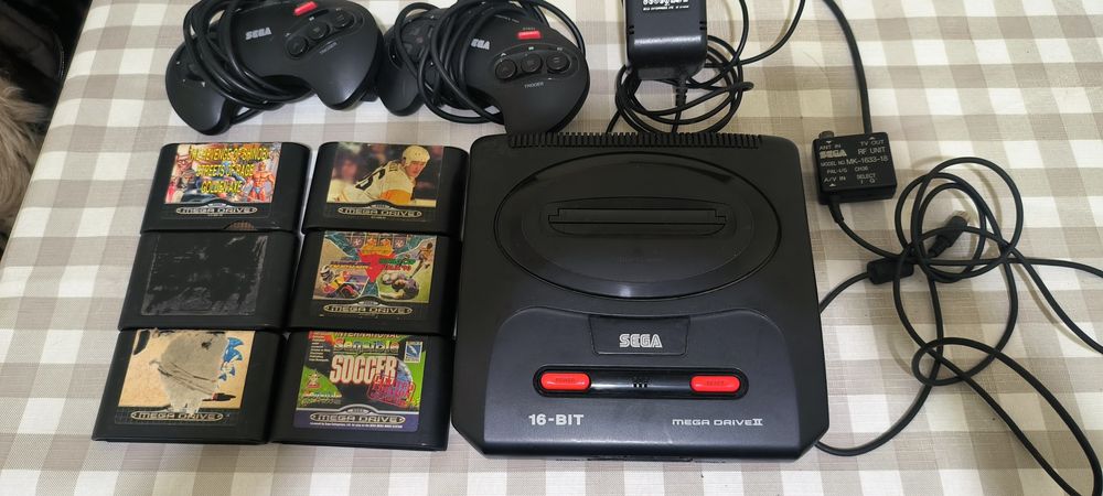 Sega Megadrive 2/ 2 comandos e jogos incluindos