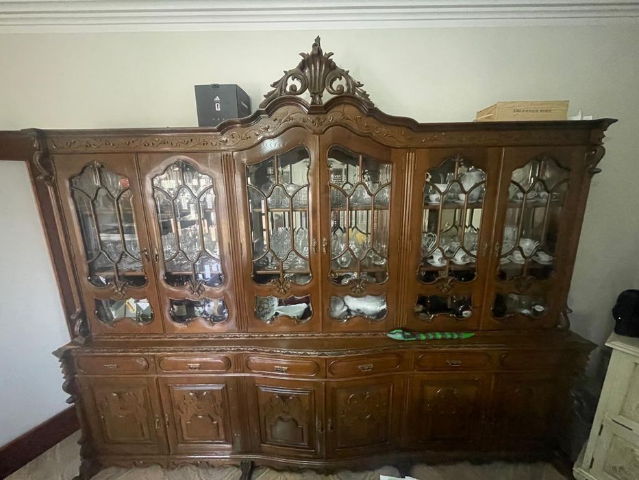 Móvel de sala + mesa e cadeiras