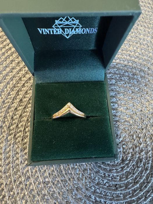 Piękny Pierścionek  pr.585