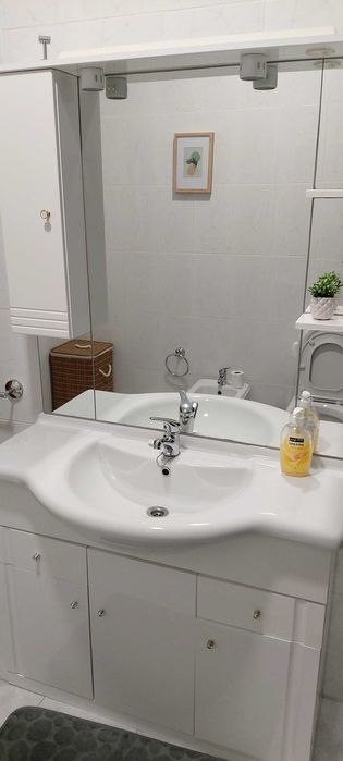 Móvel com lavatório embutido (100x190)cm