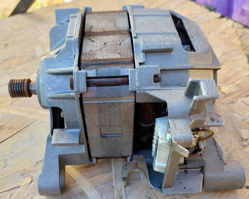 Silnik  do pralki  BOSCH Classixx Jeans. Pojemność 6 kg.