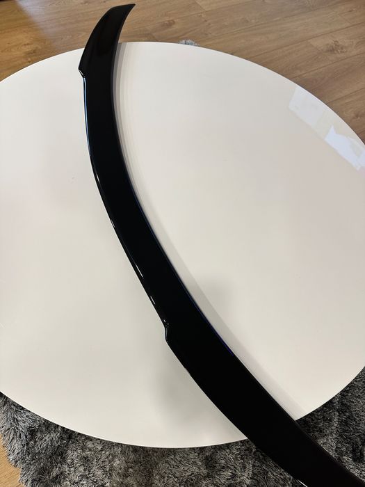 Aileron Mala Mercedes (W205) (C43/C63), preto brilhante