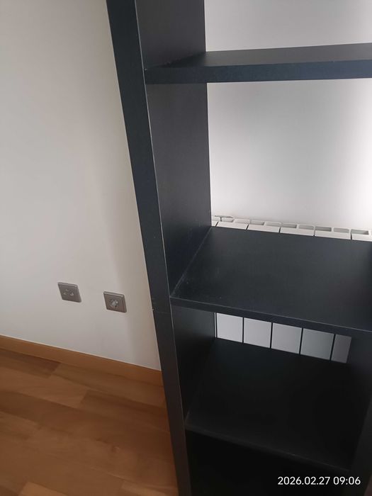 Estante IKEA preta