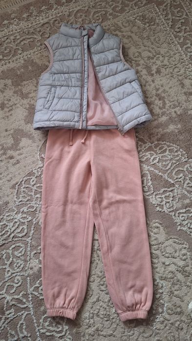 Безрукавка, жилетка