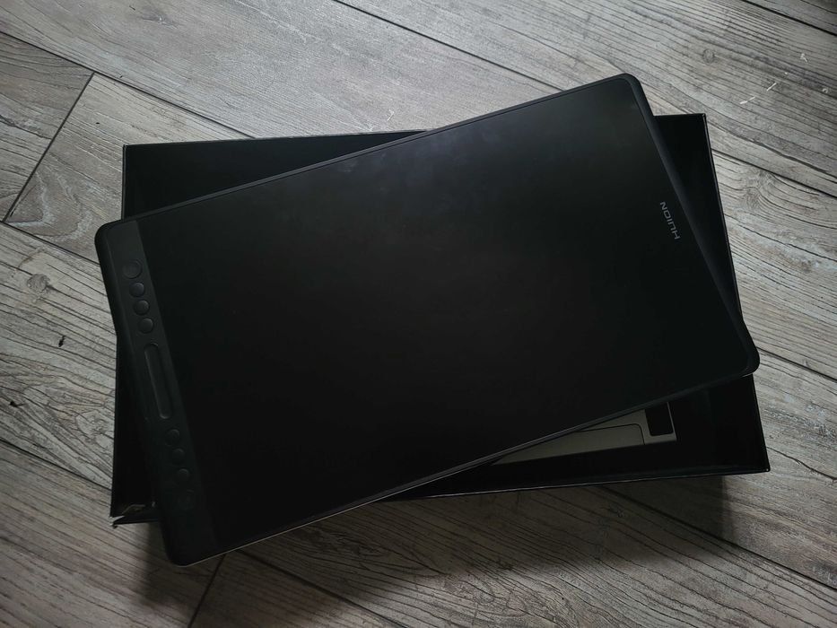 Tablet graficzny huion kamvas 16 pro