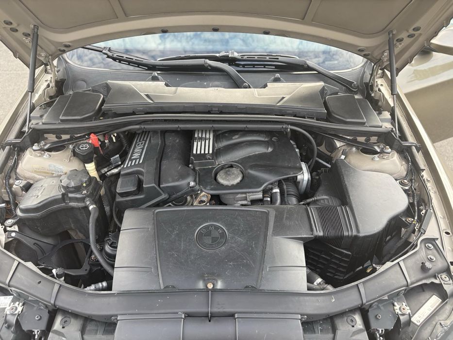 Продам BMW 3 E90