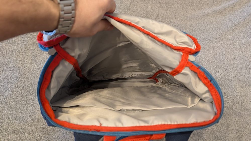 Крутезний рюкзак для ноутбука