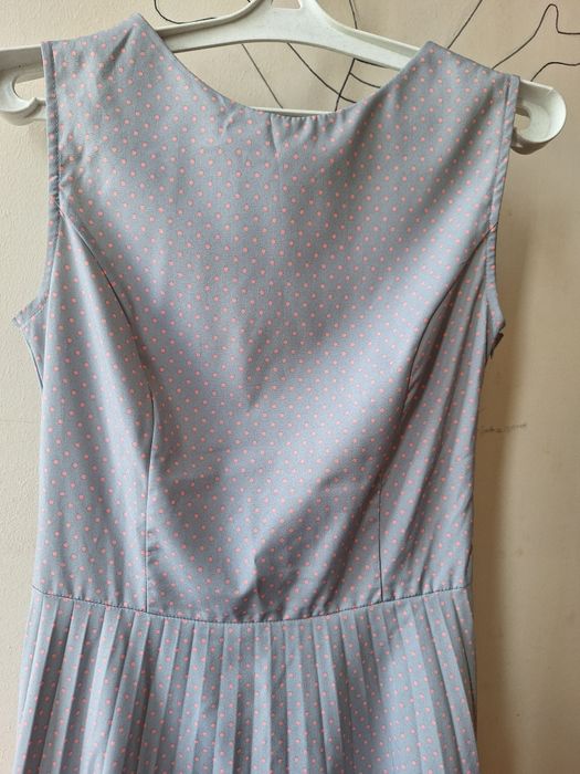 Продам сукню сірого кольору