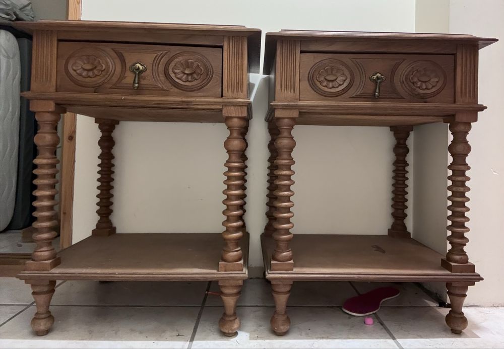 Conjunto de mesas de cabeceira