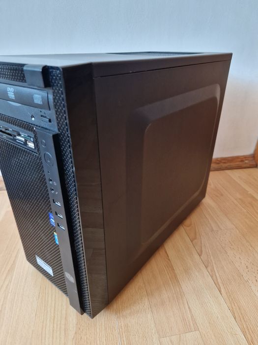 Брендовий Корпус для компьютера matx з кулерами стан гарний