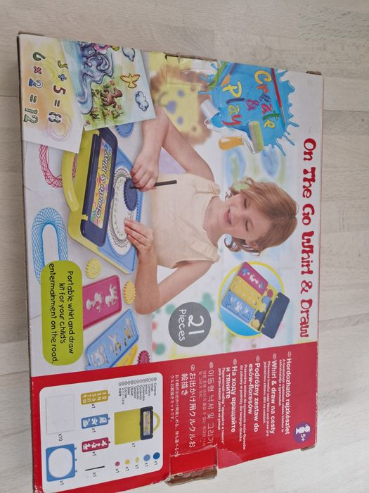 Spirograf, zestaw do rysowania.