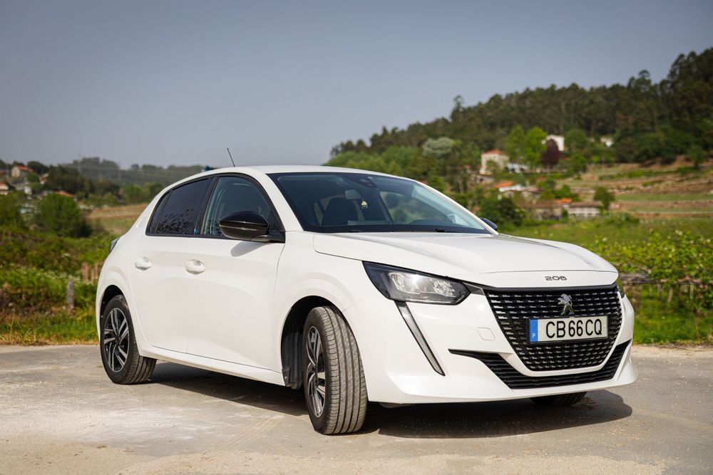 Peugeot 208 imaculado super economico
