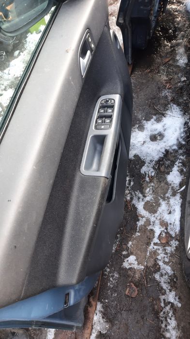 Lak. 479-46 drzwi lewe Volvo v50 kompletne do montażu