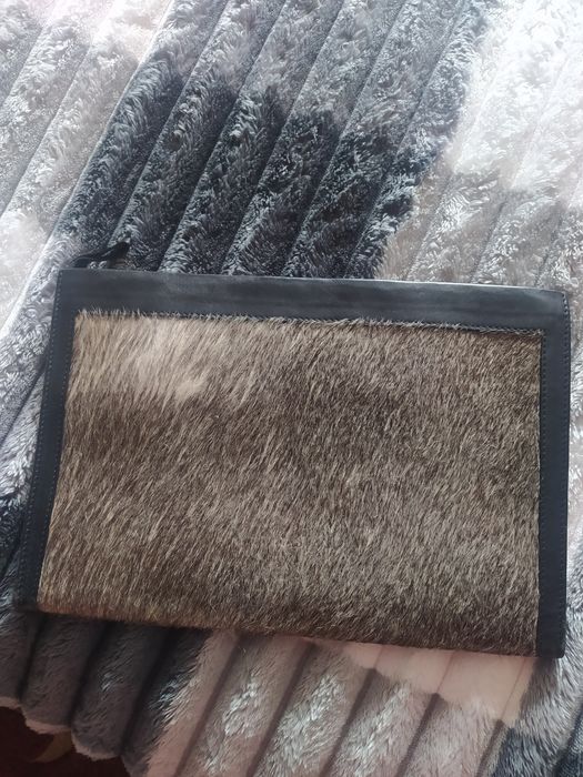 Продам клатч minelli