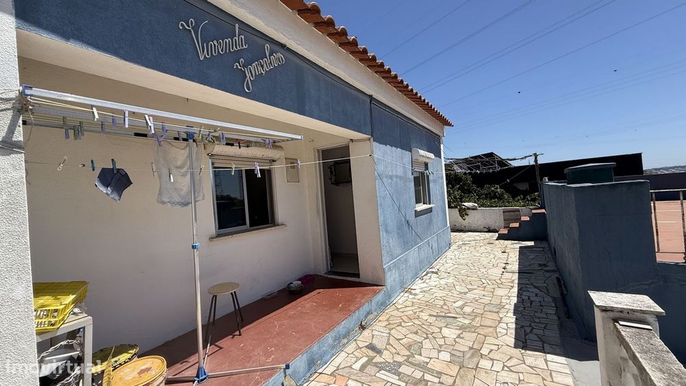 Moradia T2 para remodelar | Serra da Silveira, Belas