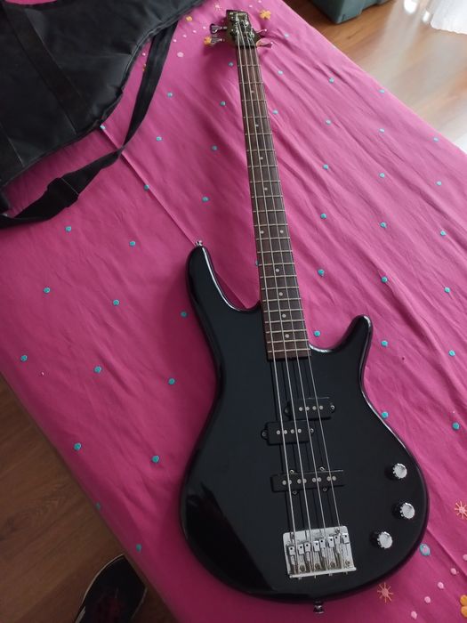 Guitarra baixo  Ibanez
