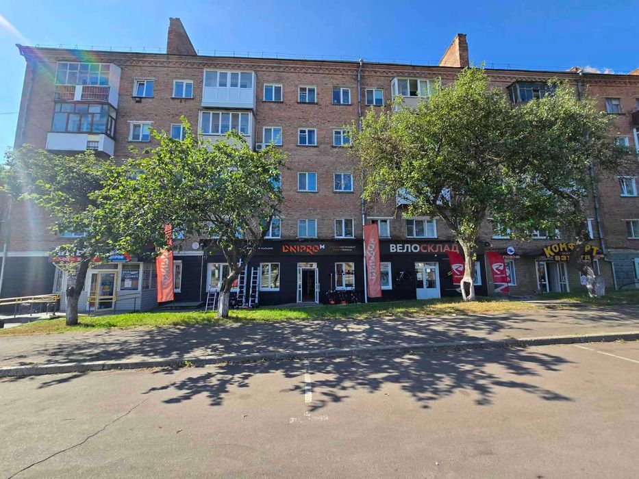 Вбудоване нежитлове приміщення, площа 159.2 кв.м. у м.Конотоп