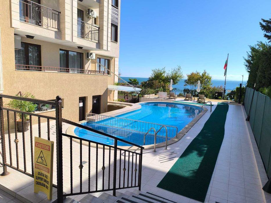 Продається трикімнатна квартира перша лінія, Святий Влас, Болгарія