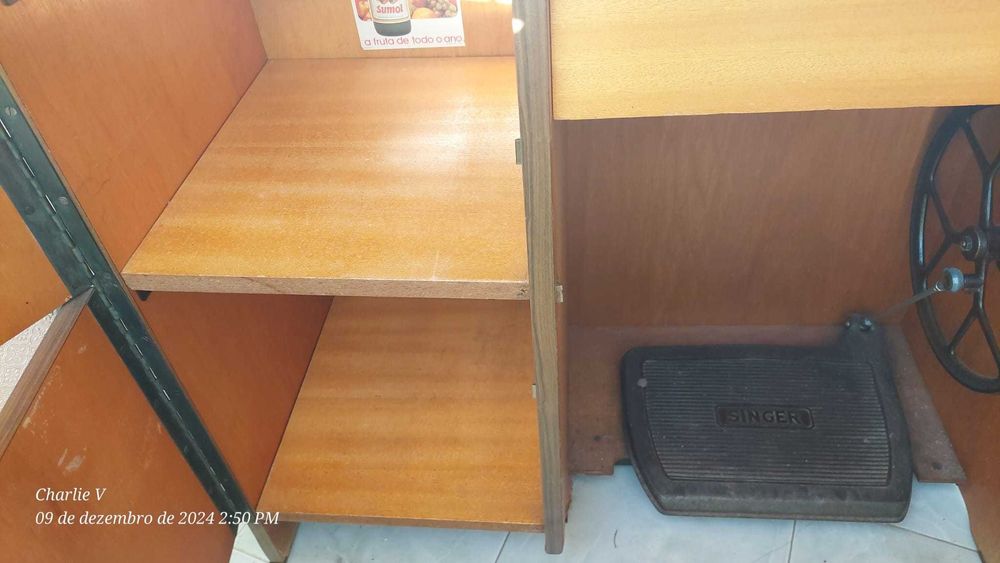 Máquina de Costura Singer 15K com móvel