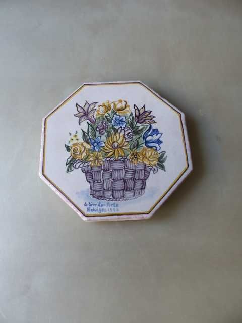 Azulejo oitavado pintado à mão