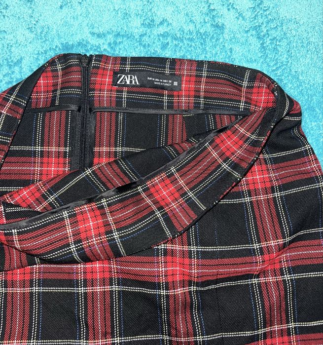 Червона юбка Zara