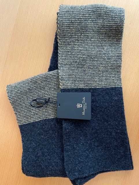 Cachecóis de marcas diversas