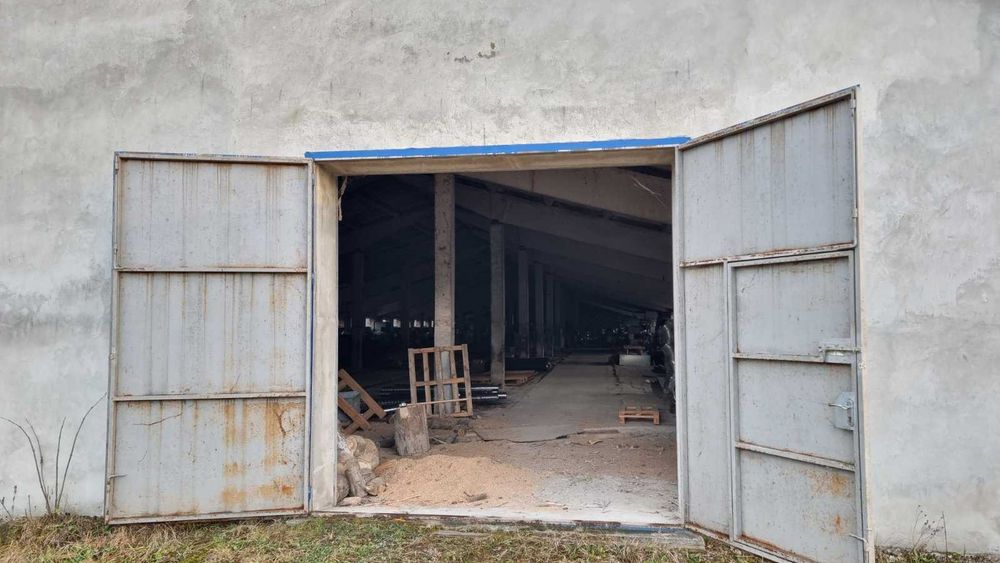 Оренда склад 1836 + 620 кв.м   с.Вікторів