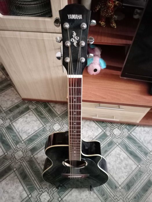 Електроакустична гітара YAMAHA APX500 II