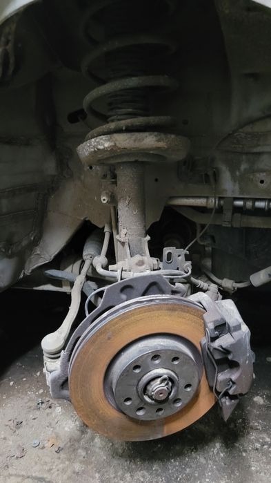 Zwrotnica macperson peugeot 508 1.6 hdi