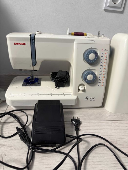 Швейна машина Janome Sewist 525S