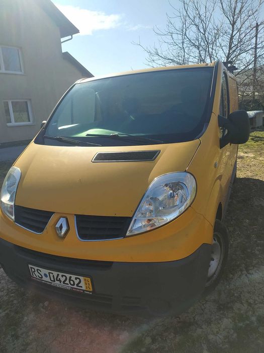 samochód Renault trafik 2.0l ciężarowy