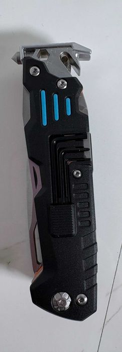Wielofunkcyjny multitool turystyczny / nóż wielofunkcyjny 13 w 1