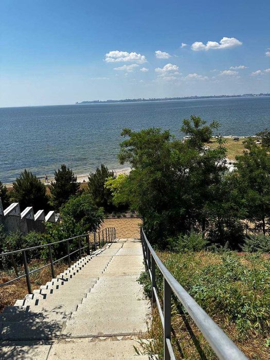 Участок в Тартусе, свет, вода, канализация, газ всё есть на участке