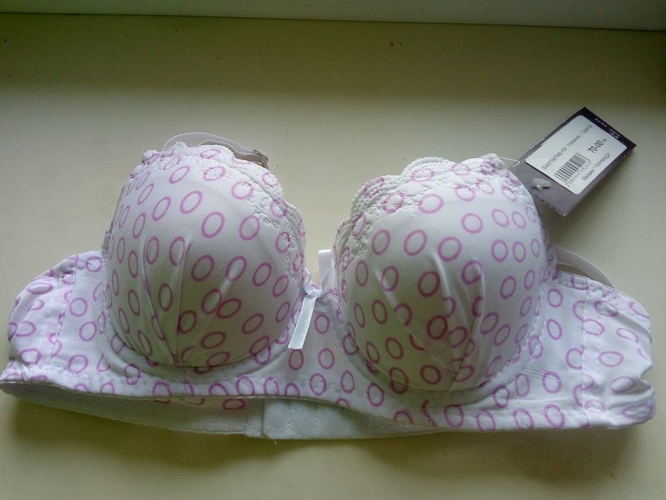 Бюстик на дівчинку