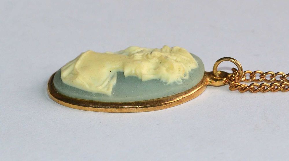 Pendente Camafeu e corrente