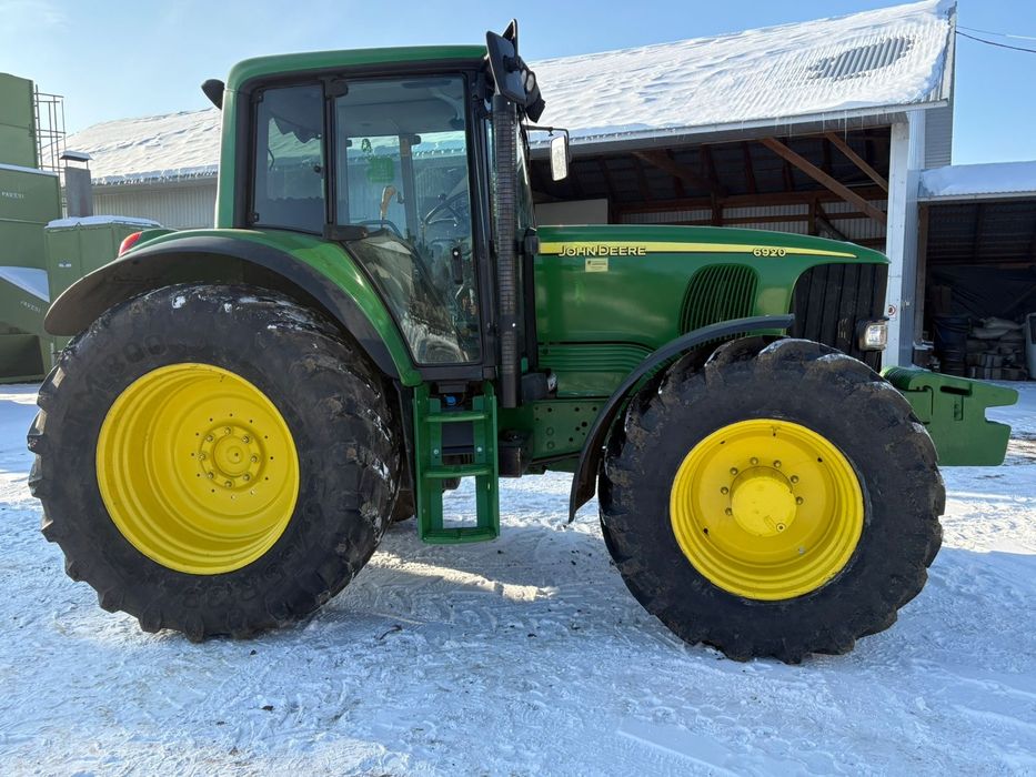 Трактор John Deere 6920