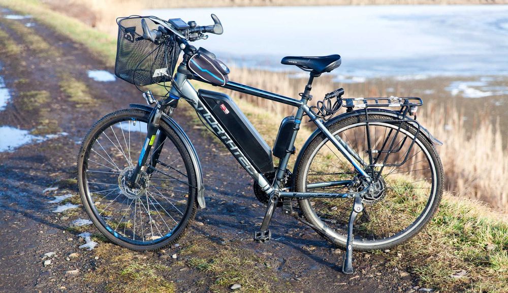 Rower elektryczny trekkingowy rama 22, moc 350W.