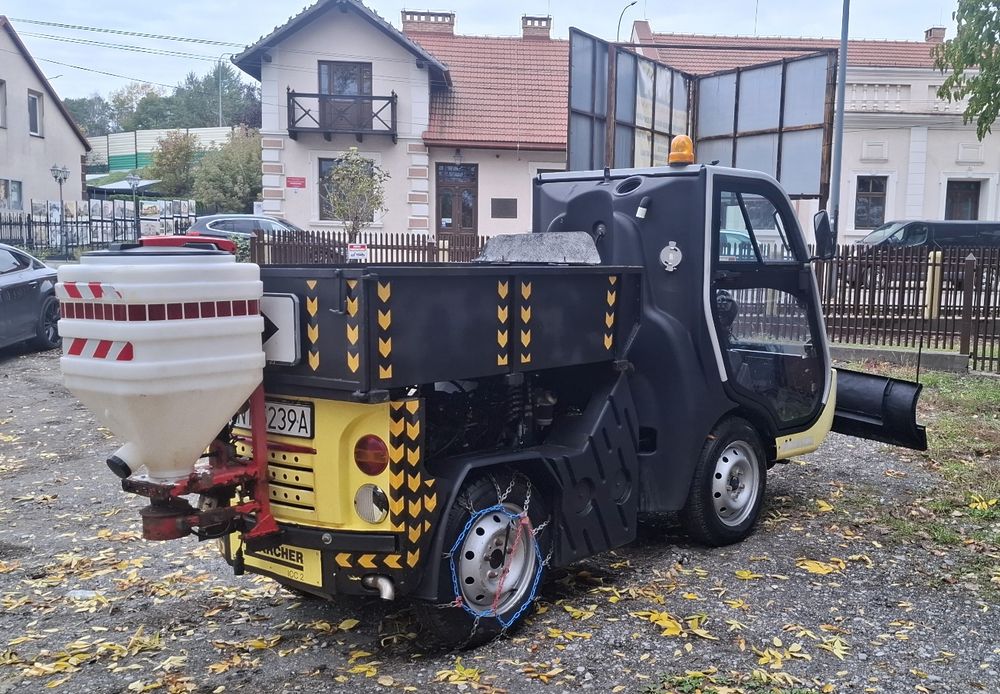 Pojazd karcher pług i posypywarka super stan transport