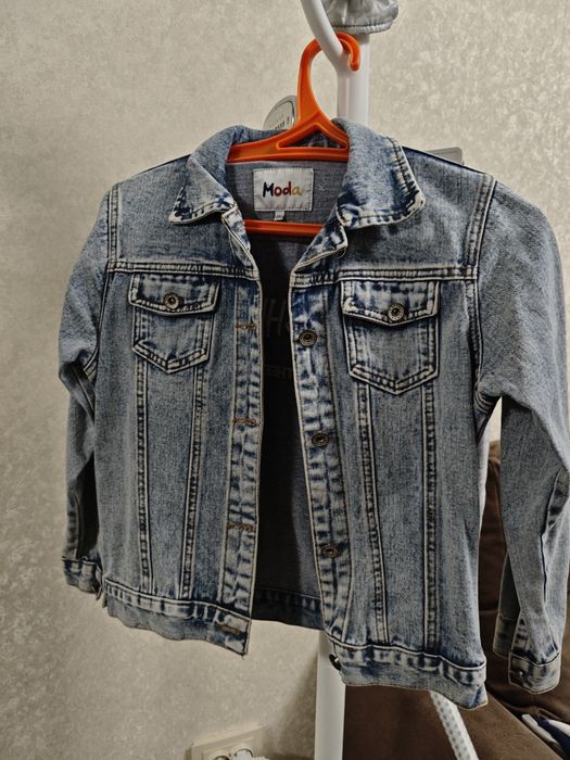 Продам курточки для дівчинки