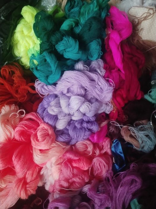 Акрилові нитки для вишивки