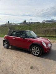 Mini One Cabrio.