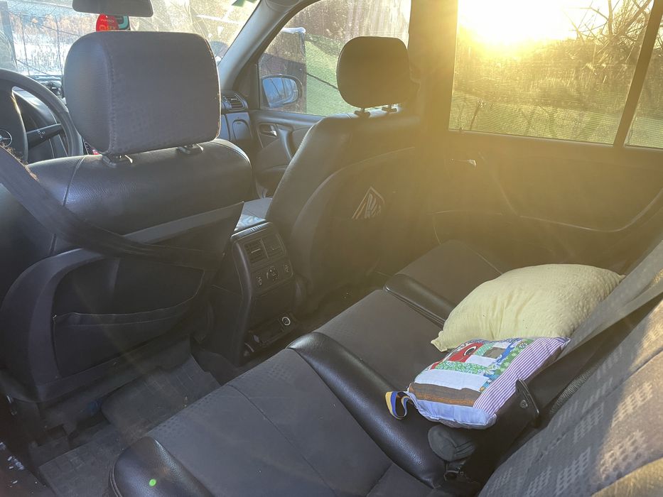 Продам мерседес ML  270