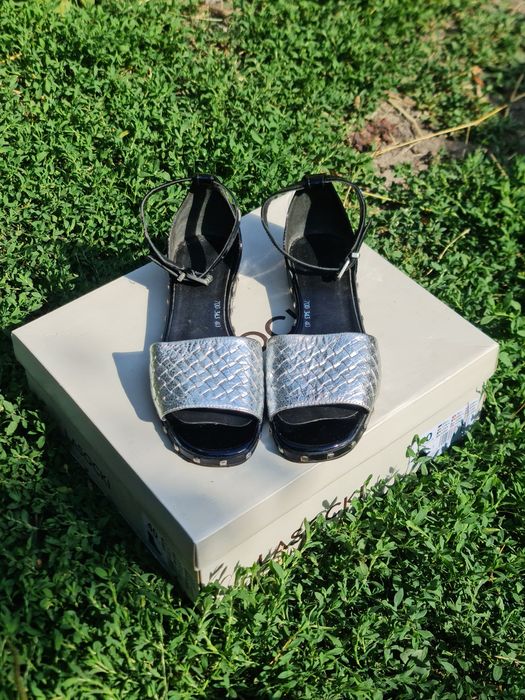 Жіночі босоніжки