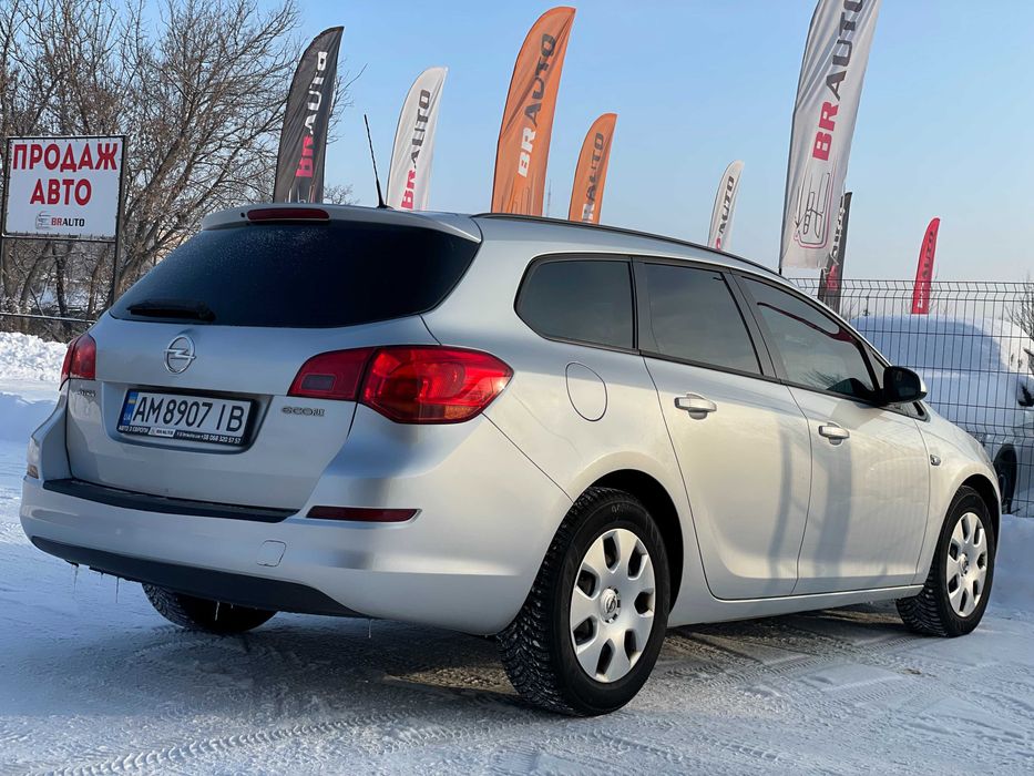 Opel Astra 2011 дизель