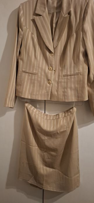 Kostium garnitur ze spódnicą 44