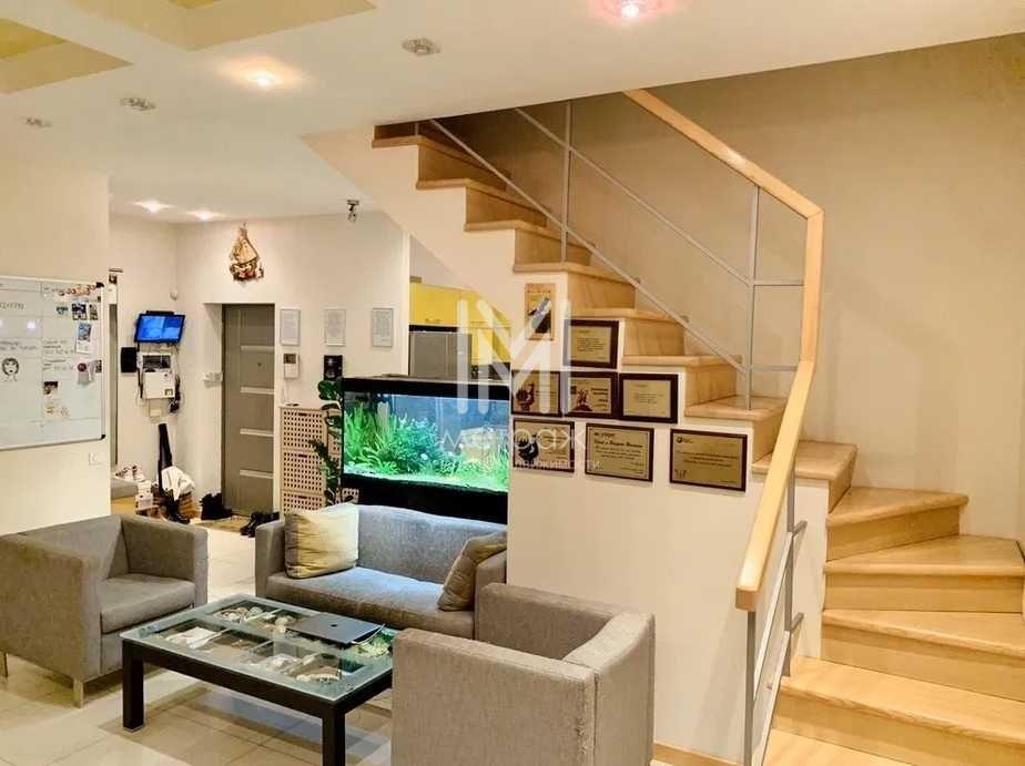 Вау в продаже Пентхаус 210 м² у метро Защитников Украины — 5 комнат, 2 уровня